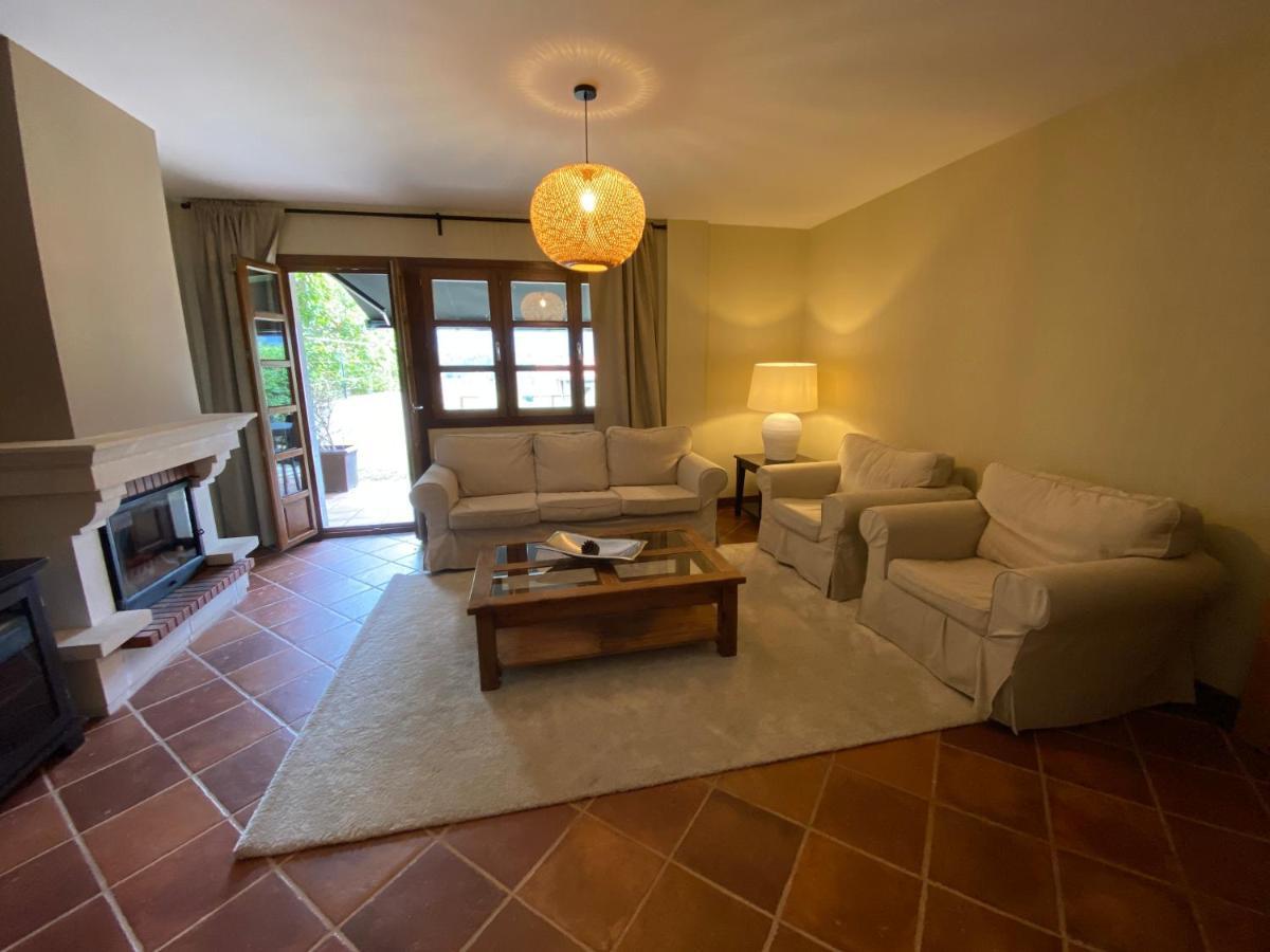 ニエンブロ Casas El Castaneduヴィラ エクステリア 写真
